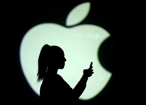 «Известия»: в Россию ввезли новые смартфоны Apple, минуя санкции