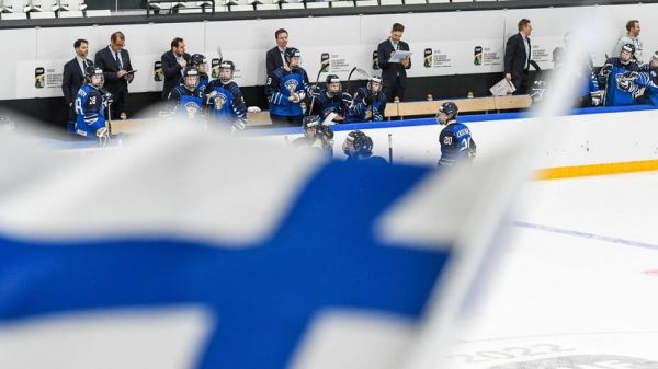 Чемпионат скандалов: в Финляндии поиздевались над Овечкиным, а в раздевалке сборной разглядели военный флаг